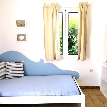 Angelina Parikia (Paros)