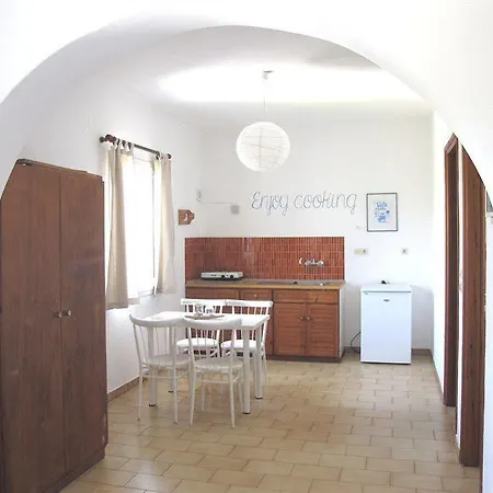 Angelina * Parikia (Paros)